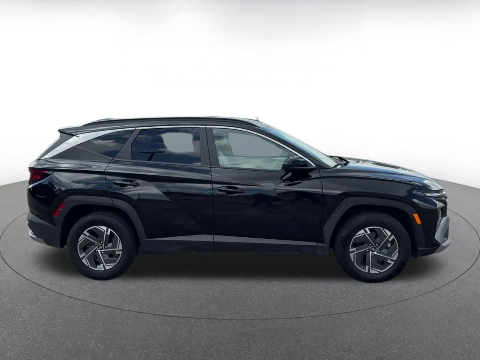 Used 2025 Hyundai Tucson Blue AWD/4WD image 15