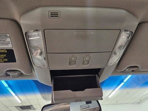 Used 2013 Toyota Sequoia Platinum image 27