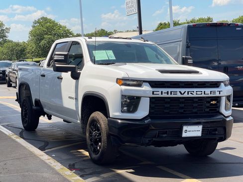 Used 2021 Chevrolet Silverado 2500 Custom w/ Custom Value Package AWD/4WD image 2