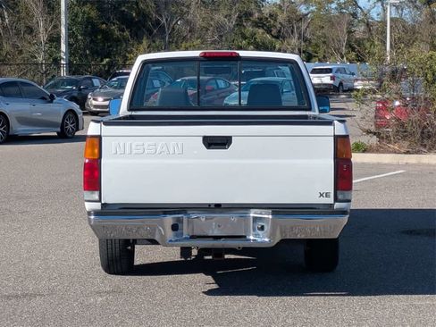 Used 1997 Nissan Pickup 2WD King Cab image 4
