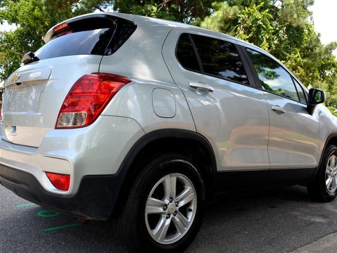 Used 2021 Chevrolet Trax LS w/ Tint and Cruise Package image 4