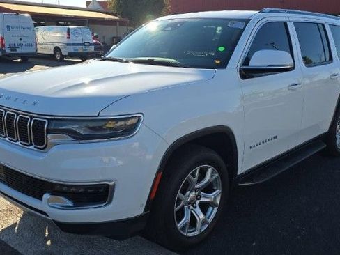 Used 2022 Jeep Wagoneer Series II image 1