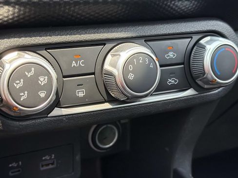 Used 2023 Nissan Kicks SV FWD image 23