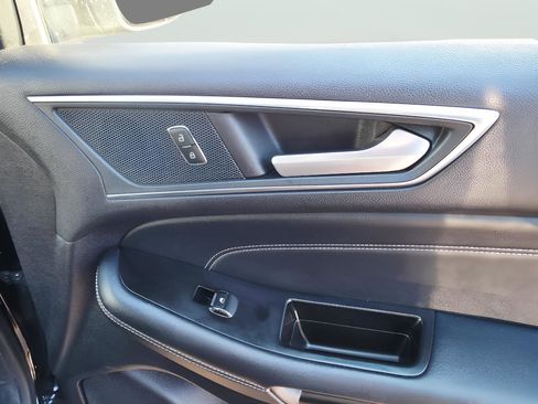 Used 2018 Ford Edge Titanium w/ Equipment Group 301A image 17