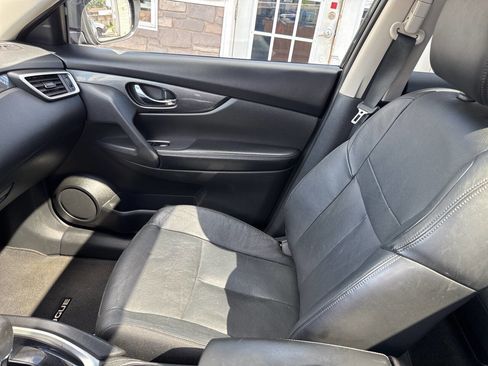 Used 2015 Nissan Rogue SL w/ SL Premium Package image 25