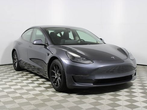 Used 2021 Tesla Model 3 Standard Range Plus image 24