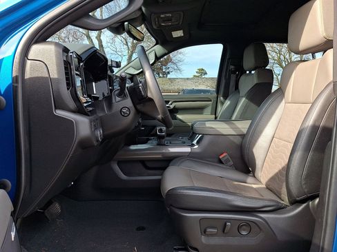 Used 2023 Chevrolet Silverado 1500 ZR2 w/ Technology Package image 23