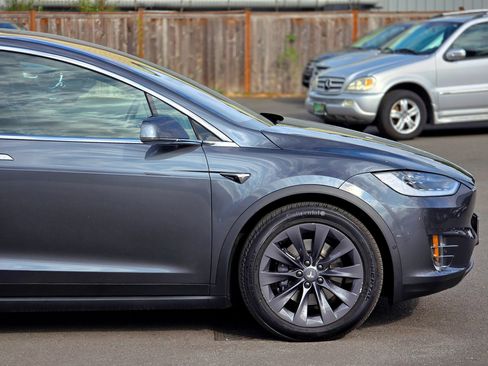 Used 2019 Tesla Model X 100D AWD/4WD image 20