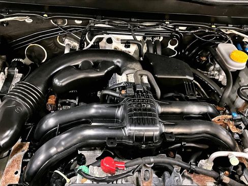 Used 2014 Subaru Forester 2.5i Premium w/ All-Weather Package image 32