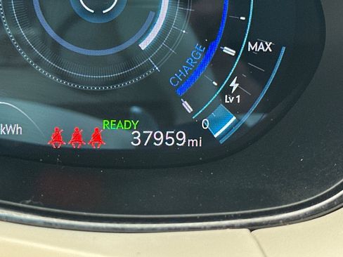 Used 2023 Genesis Electrified GV70 Prestige w/ Prestige Package image 27