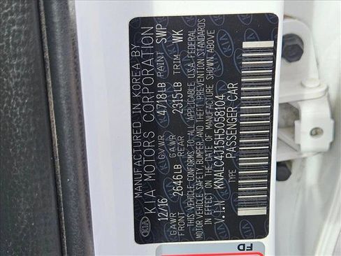 Used 2017 Kia Cadenza Premium w/ Luxury Package image 22