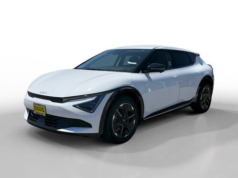 New 2026 Kia EV6 Wind RWD image 1