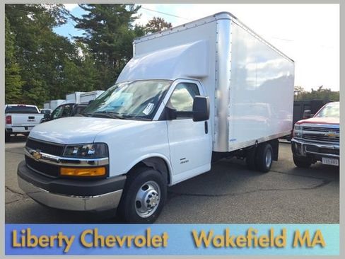 Used 2024 Chevrolet Express 4500 w/ Power Convenience Package RWD image 1