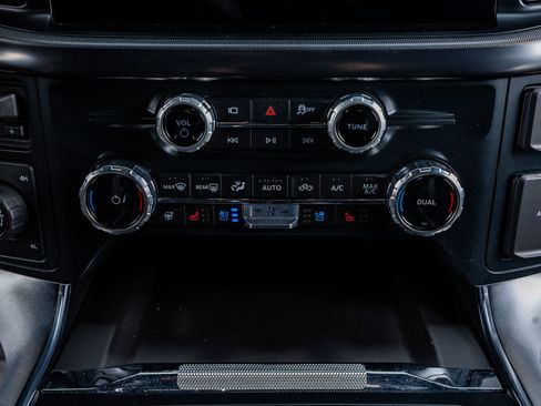 Used 2025 Ford F150 Platinum w/ Equipment Group 702A High image 27