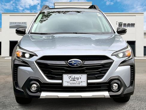 Used 2024 Subaru Outback Limited image 3