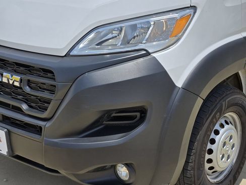 Used 2025 RAM ProMaster 2500 w/ Convenience Group FWD image 9