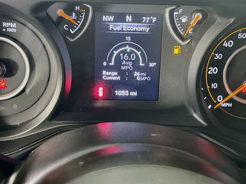 Used 2025 Jeep Wrangler Sport image 12