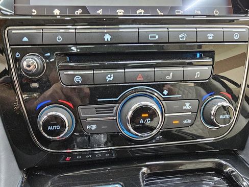 Used 2019 Jaguar XJ L Supercharged RWD image 34