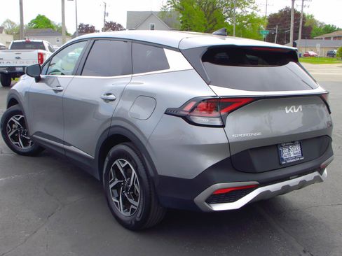Used 2025 Kia Sportage LX FWD image 4