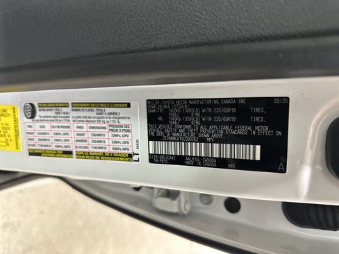 Used 2025 Lexus RX 350h w/ Accessory Package (Z1) AWD/4WD image 35