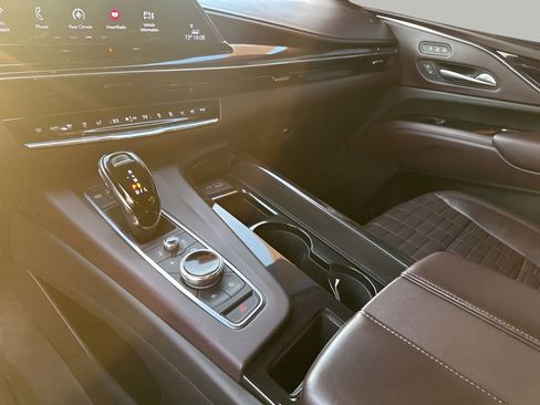 Used 2021 Cadillac Escalade Sport Platinum image 38