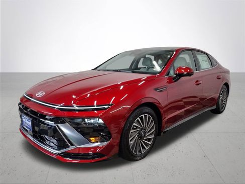 New 2025 Hyundai Sonata Limited image 2