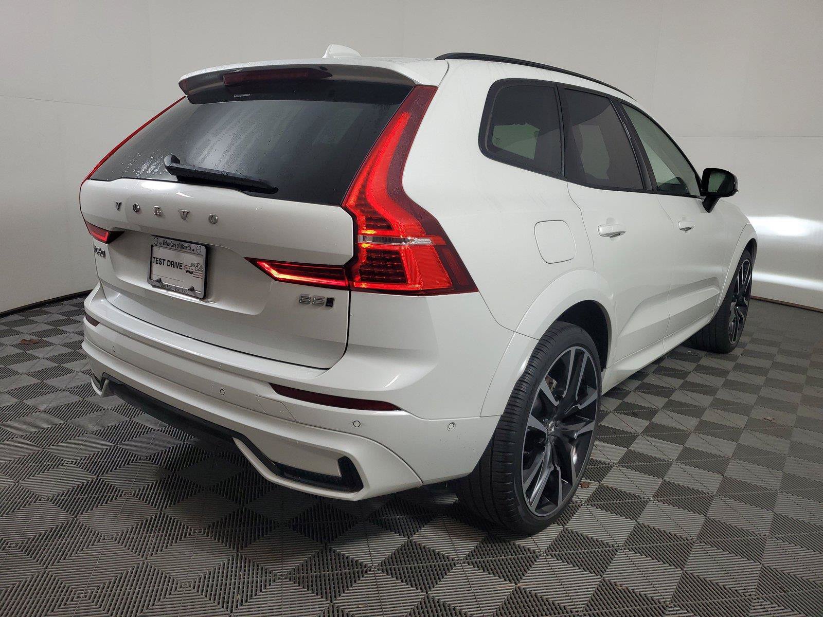 Used 2024 Volvo XC60 B5 Ultimate AWD/4WD image 6