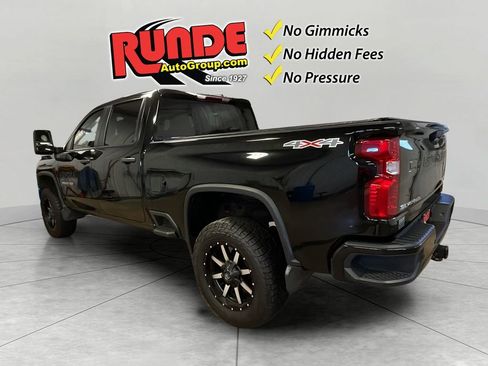 Used 2024 Chevrolet Silverado 2500 Custom w/ Custom Value Package image 3