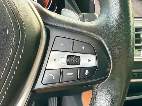 Used 2022 BMW X5 xDrive40i w/ Premium Package AWD/4WD image 39