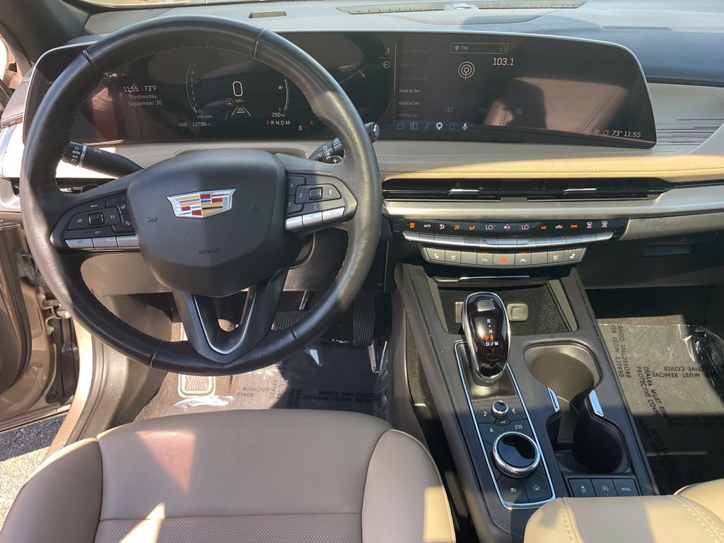 Used 2024 Cadillac XT4 Premium Luxury FWD image 4