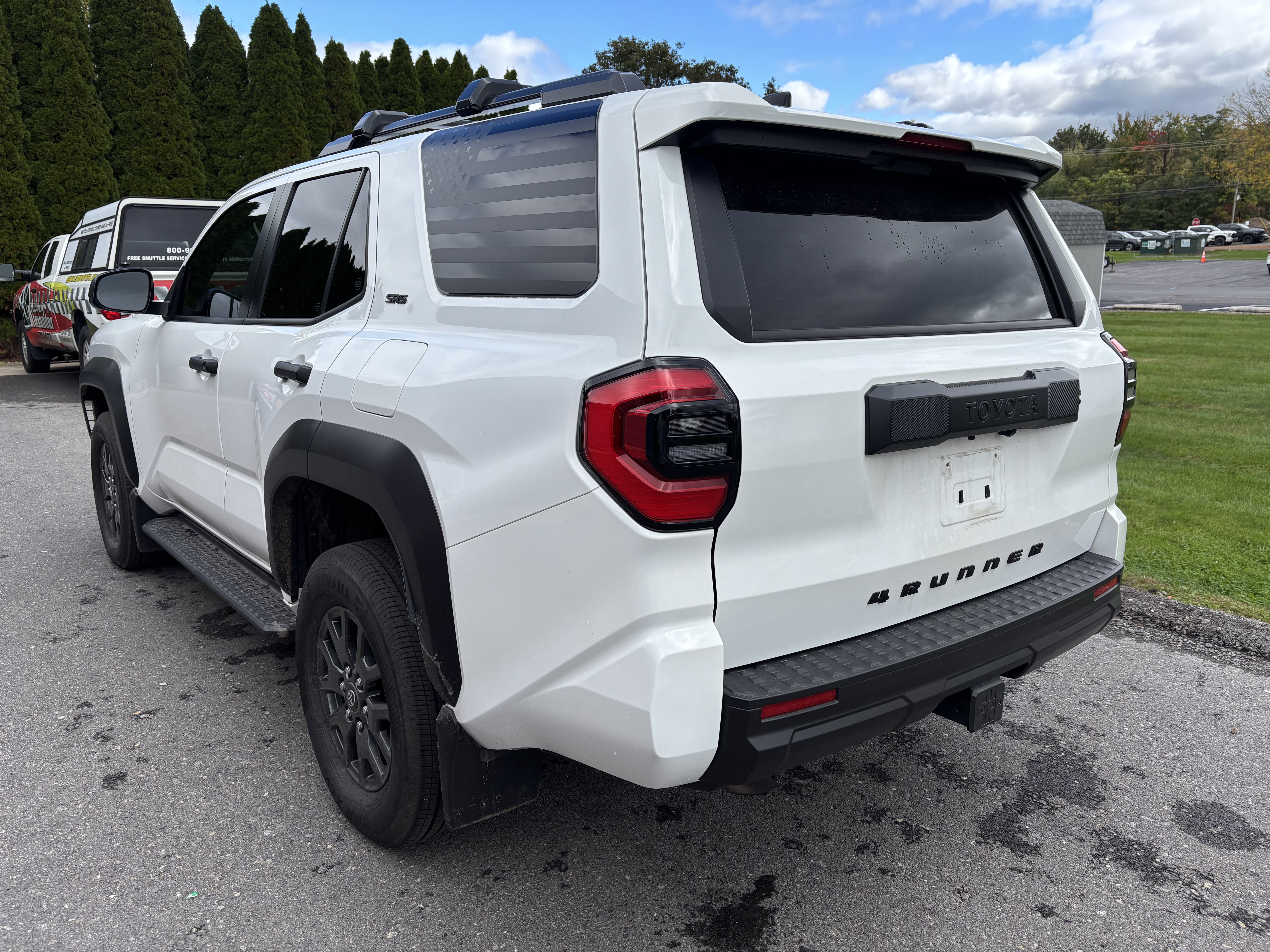 Used 2025 Toyota 4Runner SR5 AWD/4WD image 6