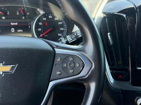 Used 2022 Chevrolet Traverse LT FWD image 22