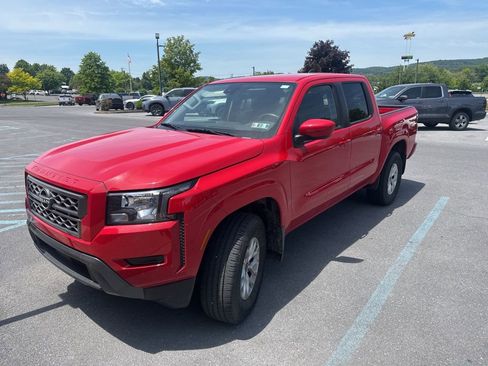 Used 2024 Nissan Frontier SV AWD/4WD image 3