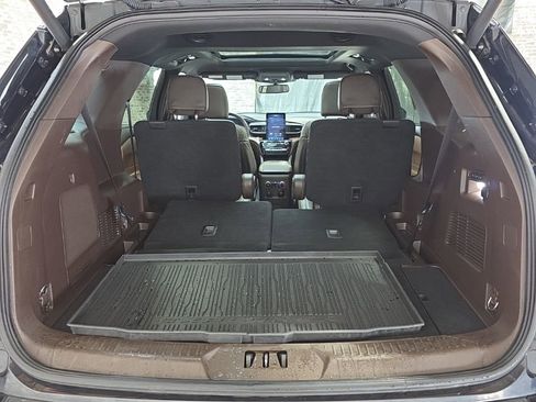 Used 2022 Ford Explorer King Ranch w/ Premium Technology Package image 15