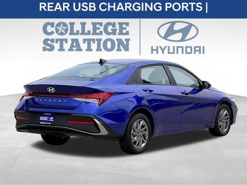 Used 2024 Hyundai Elantra SEL image 8