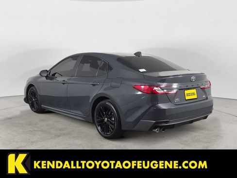 Used 2025 Toyota Camry SE AWD/4WD image 7