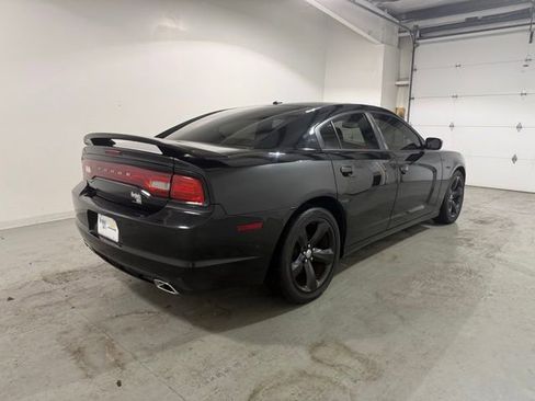 Used 2012 Dodge Charger SXT w/ Blacktop Pkg image 6