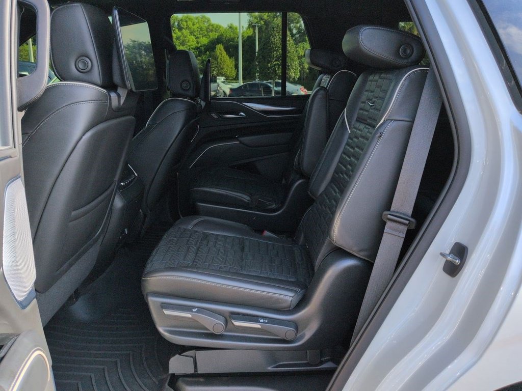 Used 2022 Cadillac Escalade Sport Platinum AWD/4WD image 16