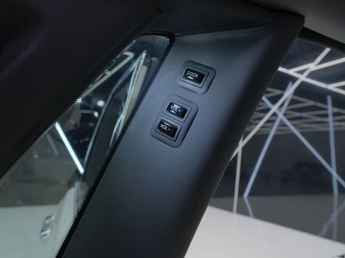 Used 2023 Rolls-Royce Phantom Sedan image 61