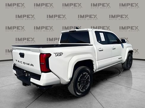Used 2024 Toyota Tacoma TRD Sport AWD/4WD image 5