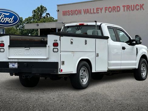 Used 2017 Ford F350 XL w/ Power Equipment Group image 4