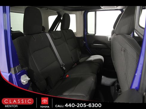 Used 2019 Jeep Wrangler Unlimited Sahara AWD/4WD image 20