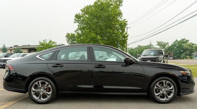 Used 2023 Honda Accord EX image 5