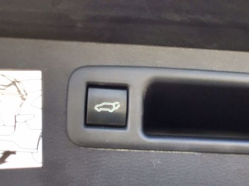 Used 2023 Toyota Highlander Limited image 13