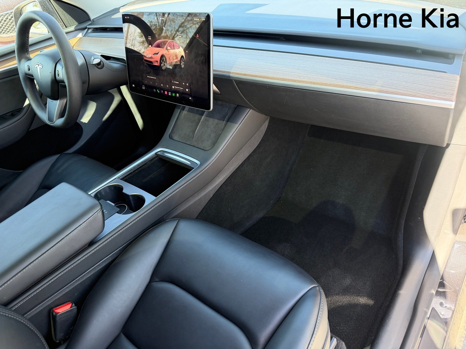 Used 2024 Tesla Model Y 2WD image 9
