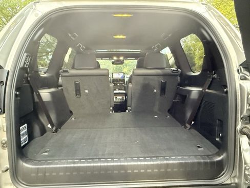 Used 2023 Lexus GX 460 Premium image 36