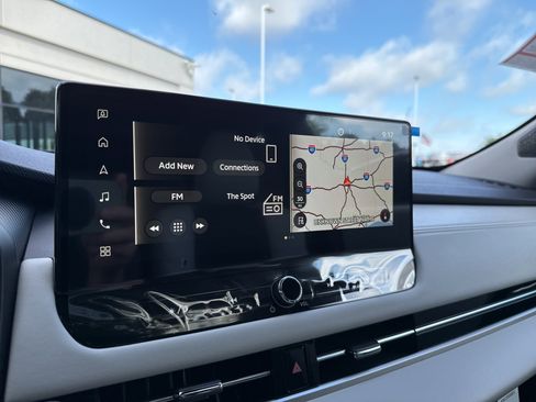 New 2025 Mitsubishi Outlander SE image 7