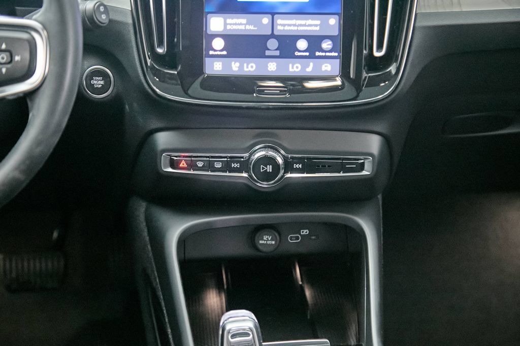 Certified 2024 Volvo XC40 B5 Plus w/ Protection Package Premier AWD/4WD image 27