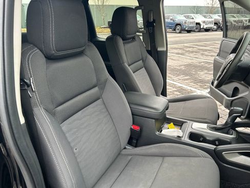 Used 2023 Nissan Frontier SV image 22