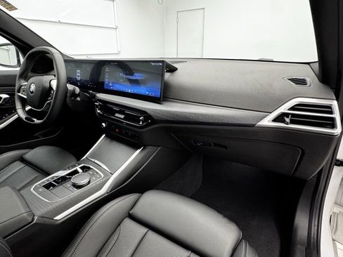 Used 2025 BMW 330i xDrive Sedan w/ Convenience Package image 21